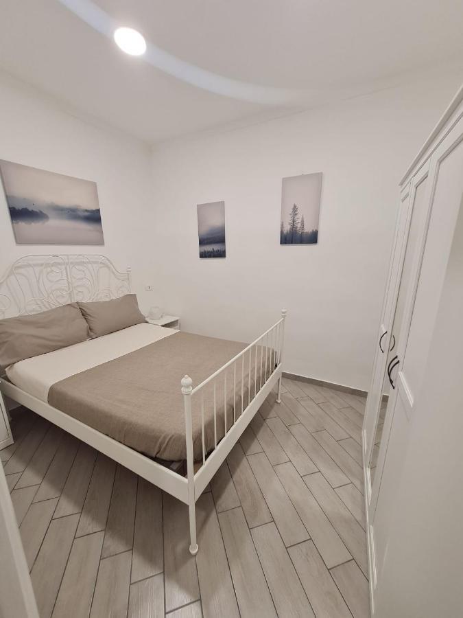 Palizzi'S Home Behind Plebiscite Square Naples Extérieur photo