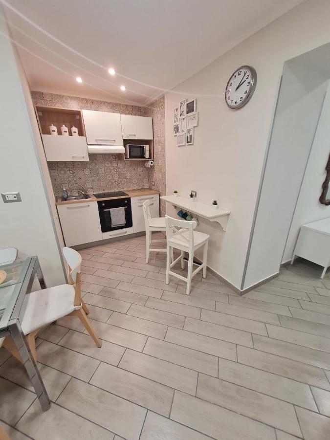 Palizzi'S Home Behind Plebiscite Square Naples Extérieur photo